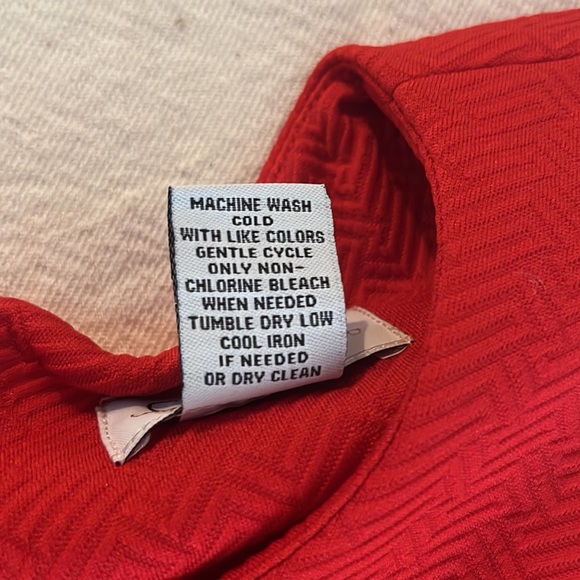 NWOT Red Dress by Carmen. Size 10. - Picture 4 of 8